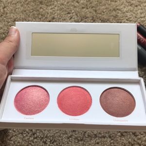 RealHer Be Fearless, Be Limitless Blush Kit